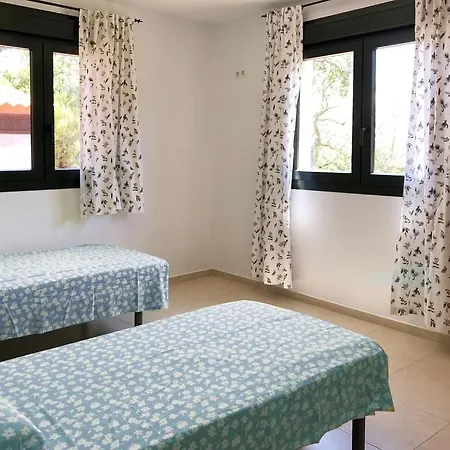 Готель Comoda E Intima Con Piscina Pricvada. 4 + 4 Hab. + 2 Banos 4*